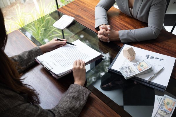 Annuaire des courtiers en crédit immobilier : quel est le rôle de ce professionnel ?