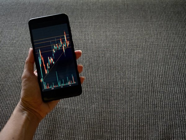 Tout savoir sur le Surgetrader : fonctionnement et avantages